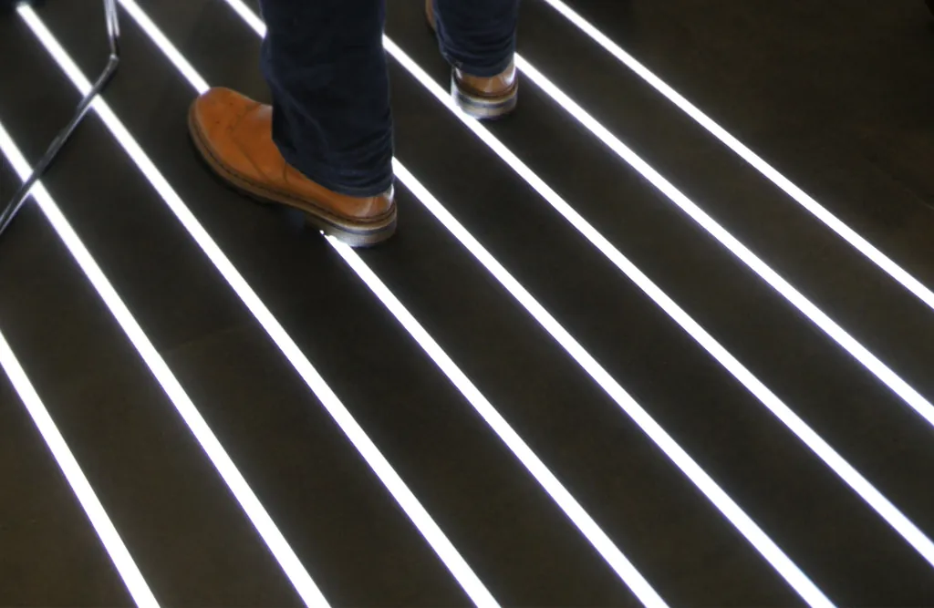 Profil aluminiowy LED – sposób na nowoczesne i funkcjonalne oświetlenie wnętrz